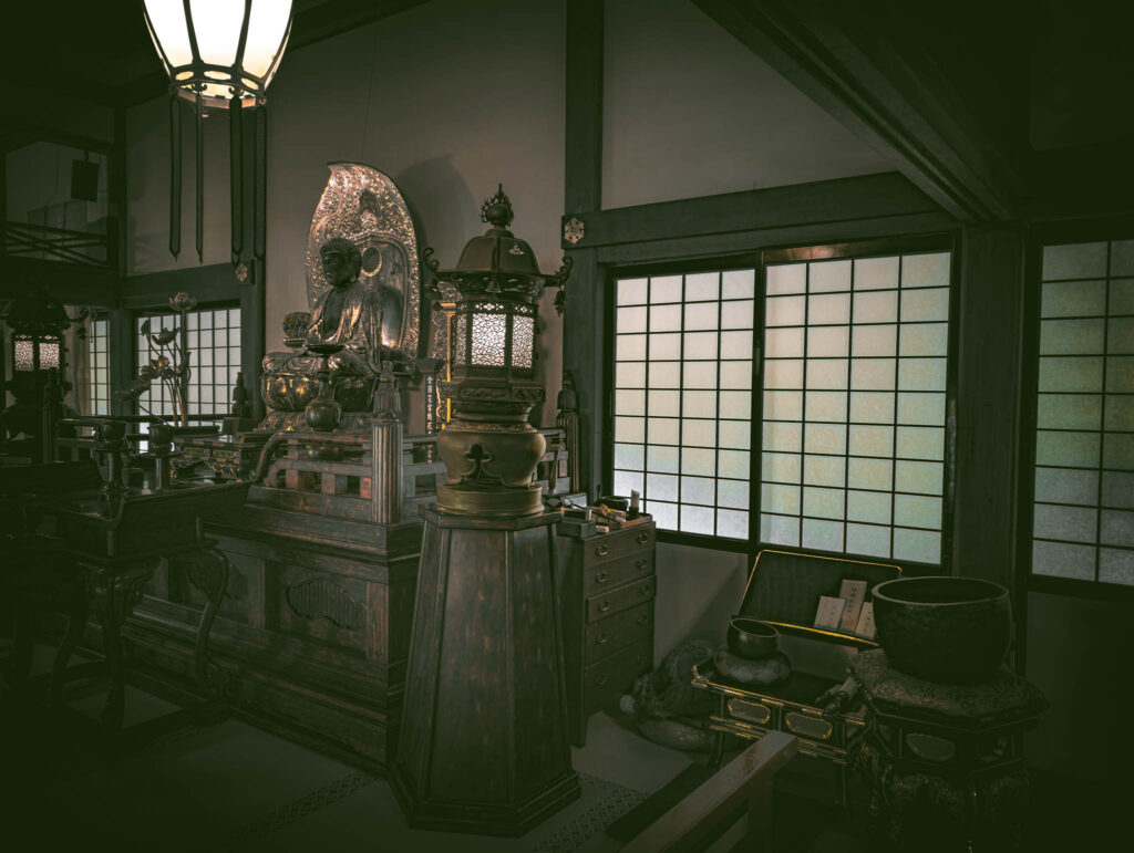 Engaku-ji, Kamakura (2025): Daihojo interior, Shaka Nyorai shrine