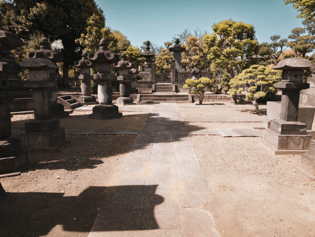 Yanaka Cemetery, Tokyo (April 21, 2025) southern Tokugawa plot