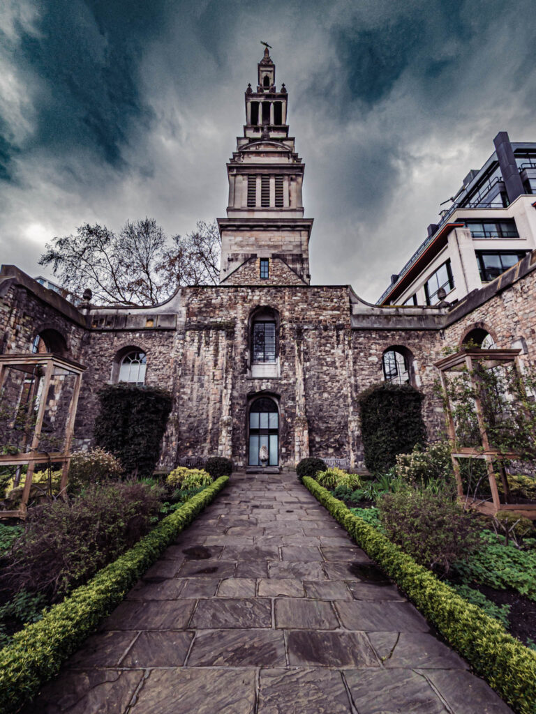 Christ Church Greyfriars, London (photo April 15, 2023) Wren (1687) and Hawksmoor (1704) architects, residential conversion Boyarsky Murphy Architects 2007.
