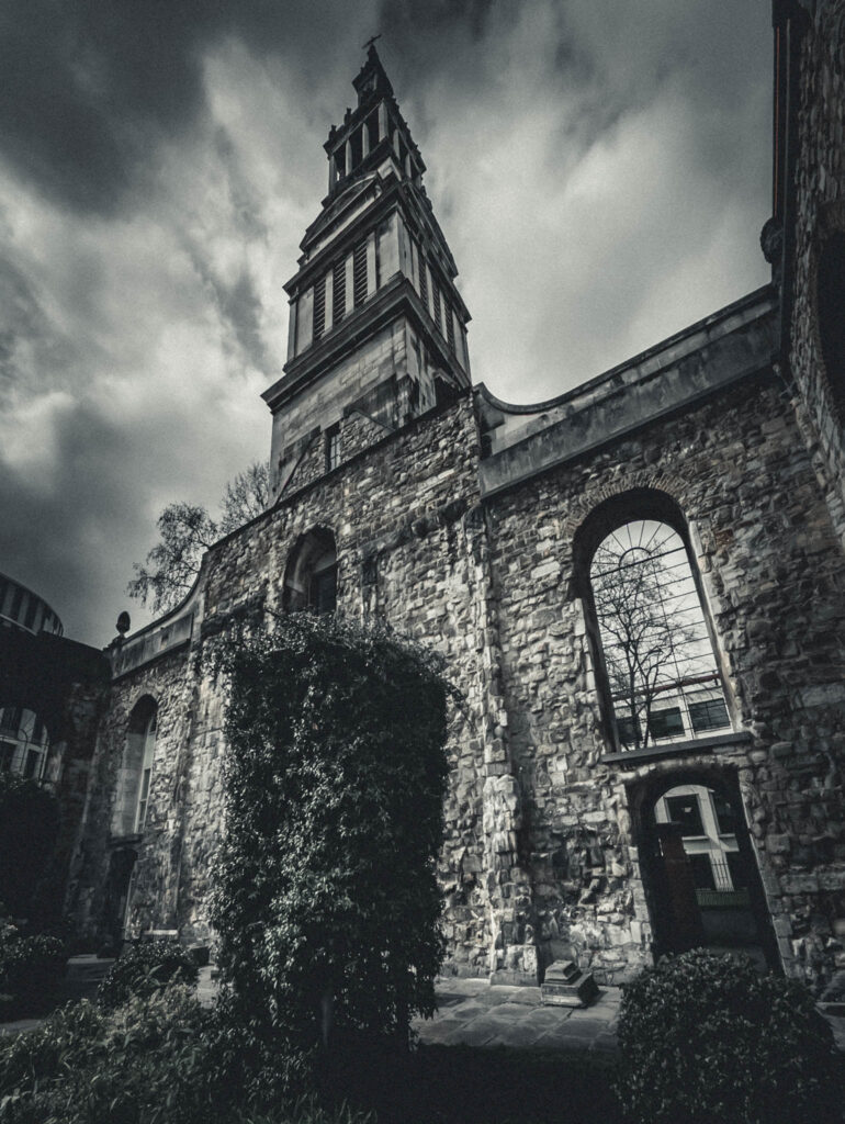Christ Church Greyfriars, London (photo April 15, 2023) Wren (1687) and Hawksmoor (1704) architects, residential conversion Boyarsky Murphy Architects 2007.