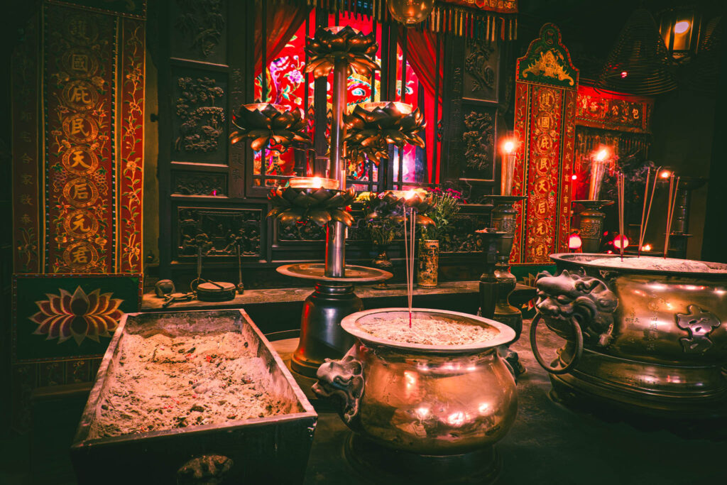 Tin Hau Temple, Causeway Bay 銅鑼灣天后古廟, Hong Kong (photo October 16, 2018)