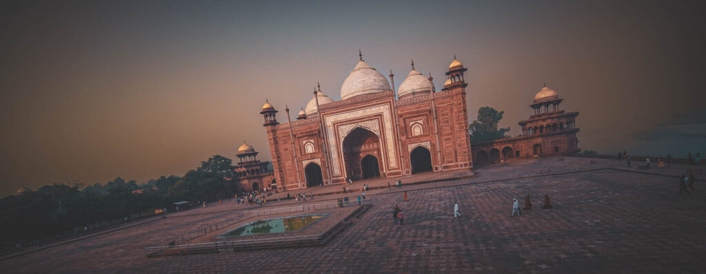 Taj Mahal (photo October 26, 2019): Kali Mosque