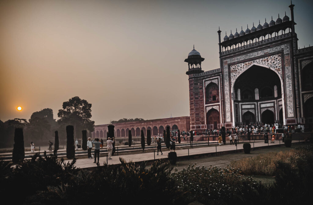Darwaza-i rauza (Great Gate), Taj Mahal complex (photo October 26, 2019)