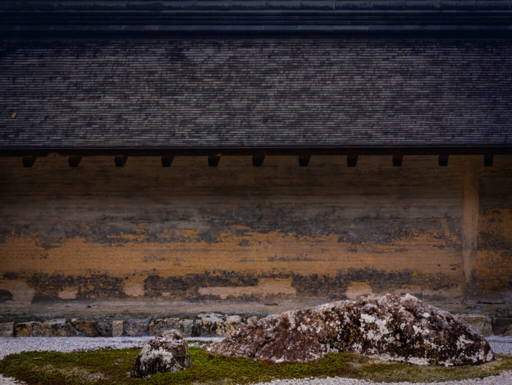 Hojo Teien karesansui rock garden, Ryōan-ji "Peaceful Dragon Temple", Kyoto (photo November 10, 2025): original design by painter Sōami (d.1525), current form late 18th C. by painter Akisato Rito (d. 1830) and/or "Kotaro" and "Hikojiro" sensui kawaramono (low-status riverbank workers).