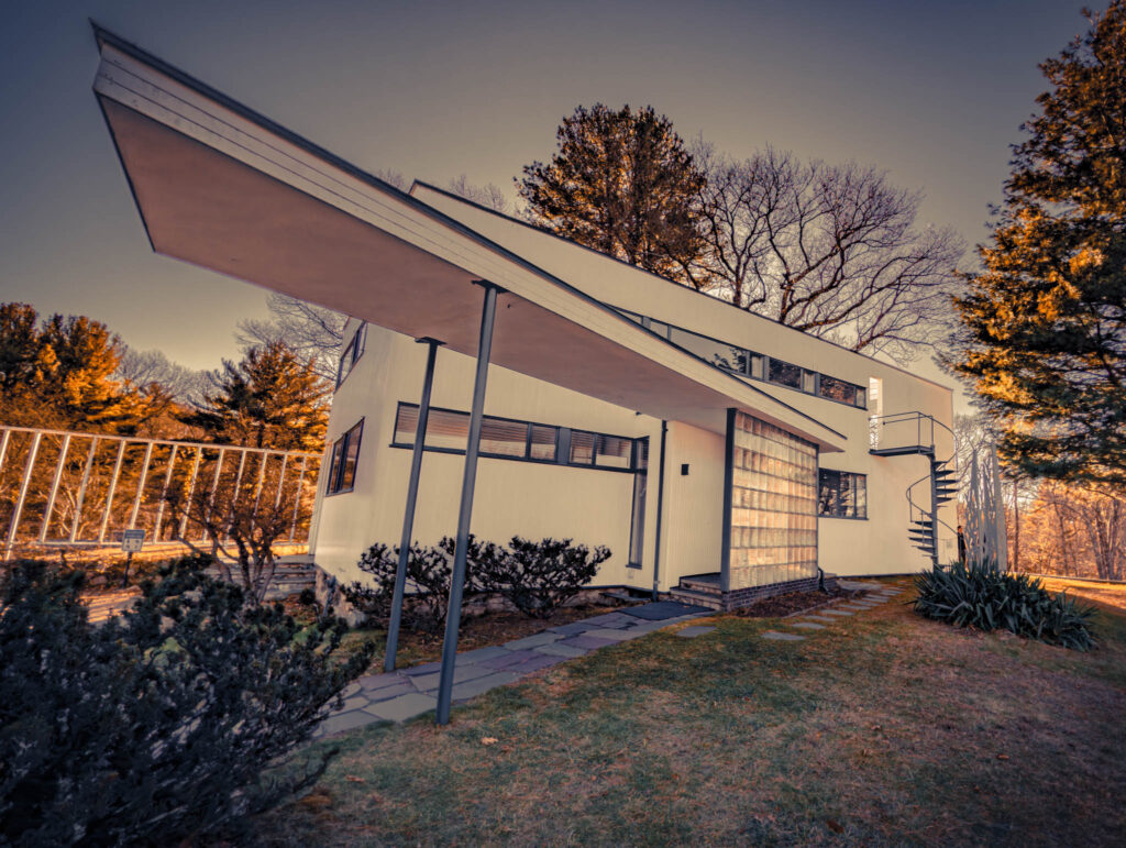 Gropius House, Lincoln, Massachussetts, b. 1939, Walter Gropius archit. (photo November 29, 2025): north elevation with entrance canopy