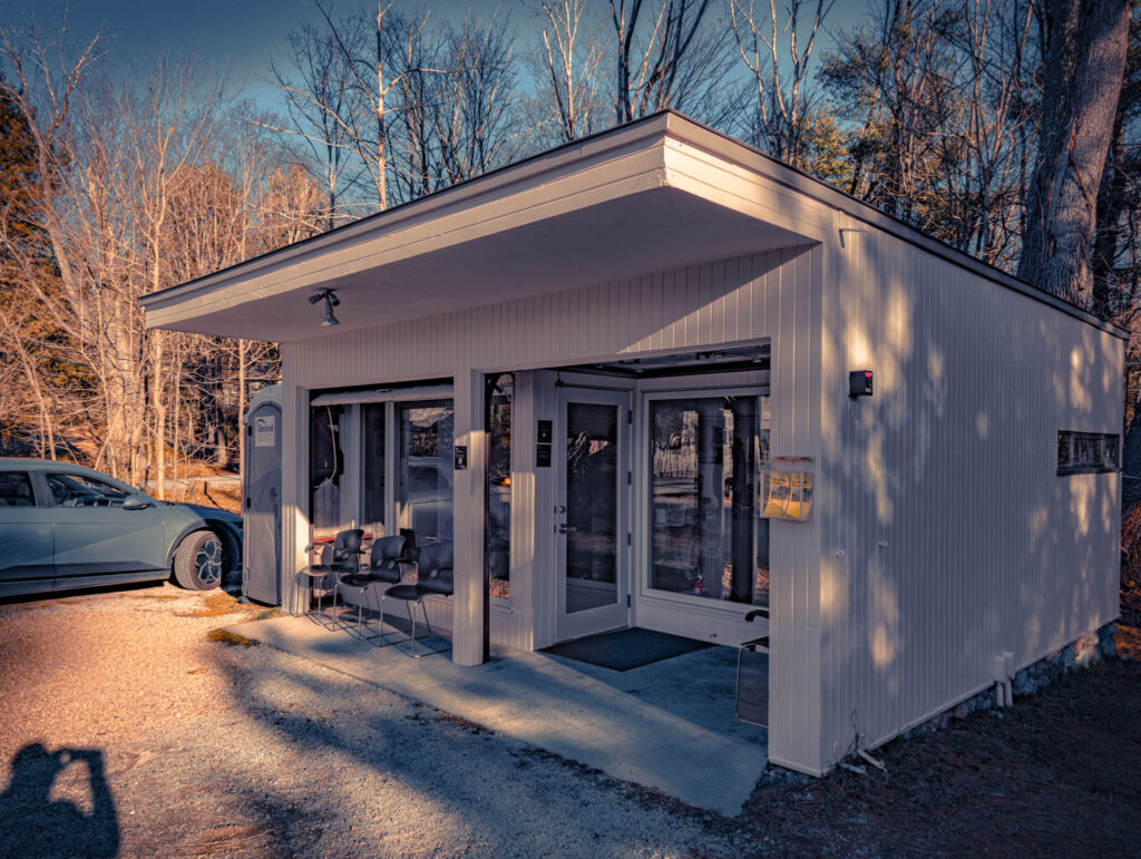 Gropius House, Lincoln, Massachussetts, b. 1939, Walter Gropius archit. (photo November 29, 2025): original garage, currently converted to visitor center