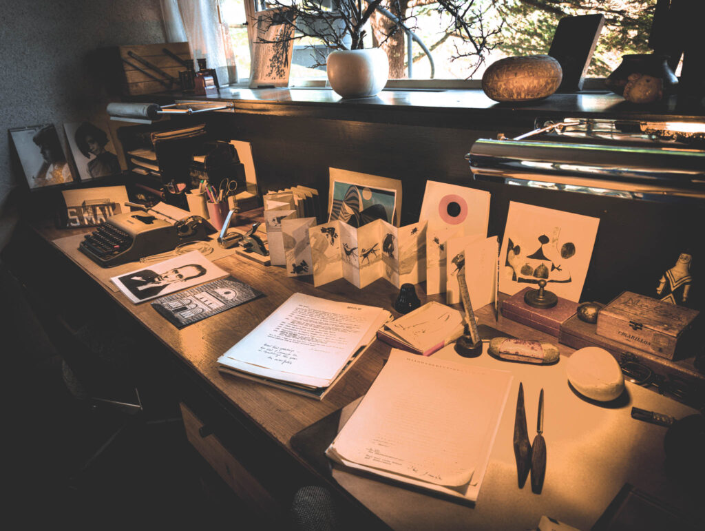 Gropius House, Lincoln, Massachussetts, b. 1939, Walter Gropius archit. (photo November 29, 2025): office double desk