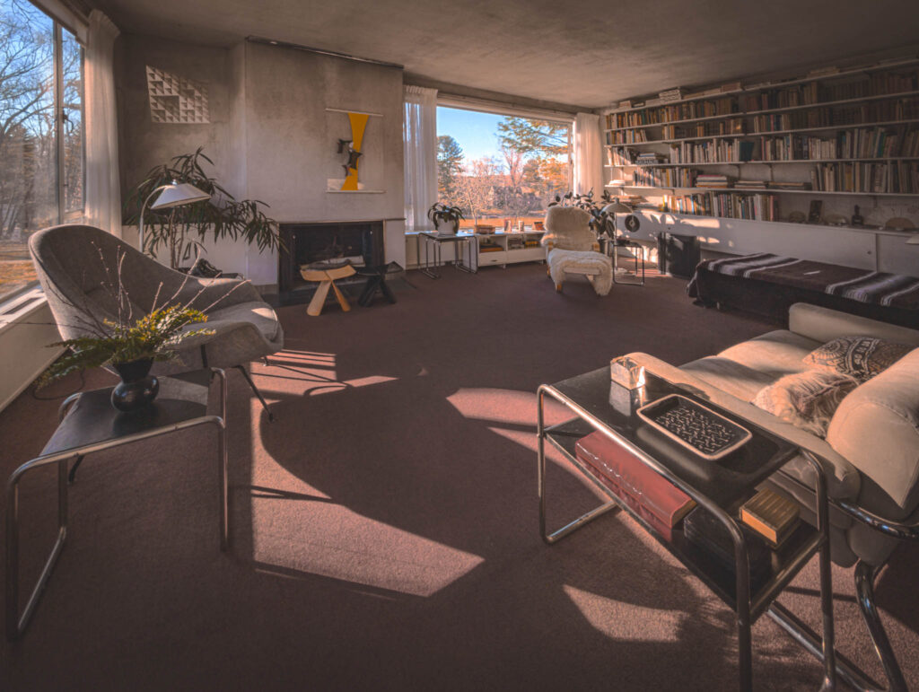 Gropius House, Lincoln, Massachussetts, b. 1939, Walter Gropius archit. (photo November 29, 2025): living room, painting on acrylic by László Moholy-Nagy