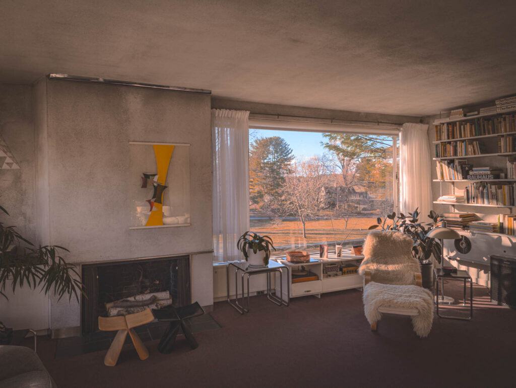 Gropius House, Lincoln, Massachussetts, b. 1939, Walter Gropius archit. (photo November 29, 2025): living room, painting on acrylic by László Moholy-Nagy