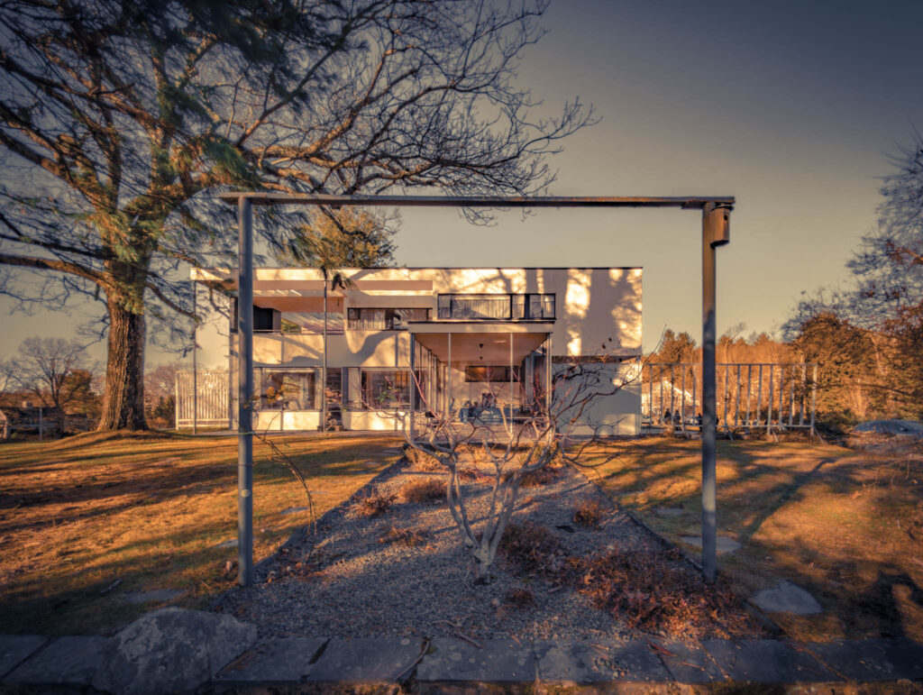 Gropius House, Lincoln, Massachussetts, b. 1939, Walter Gropius archit. (photo November 29, 2025): south elevation through "frame"