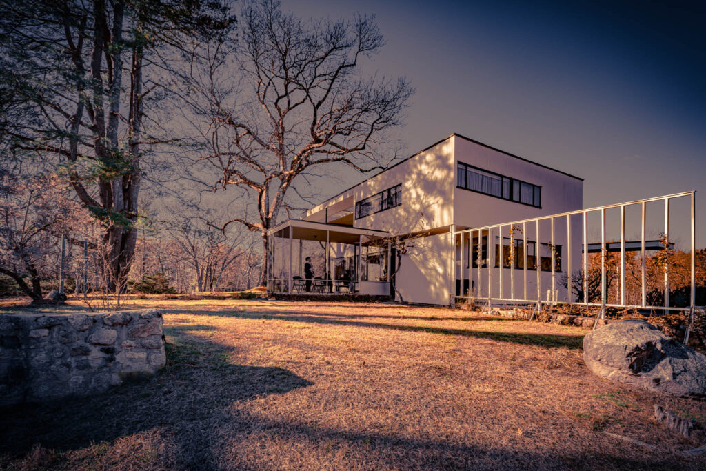 Gropius House, Lincoln, Massachussetts, b. 1939, Walter Gropius archit. (photo November 29, 2025): view from southeast