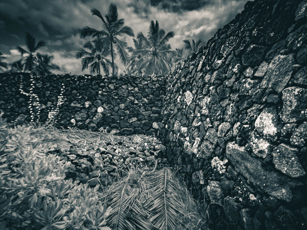 Puʻuhonua o Hōnaunau National Historical Park, Hōnaunau, Hawai'i (photo August 21, 2021): Pā Puʻuhonua (Great Wall of the Place of Refuge), originally b. 15th C.