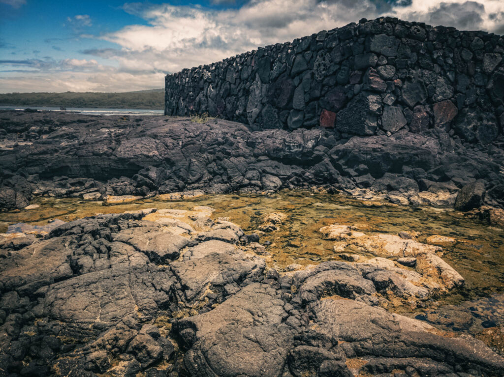 Puʻuhonua o Hōnaunau National Historical Park, Hōnaunau, Hawai'i (photo August 21, 2021): ʻĀleʻaleʻa heiau (māpele-style temple platform, burial site, and hula-viewing platform, oriented towards rising of star Arcturus).