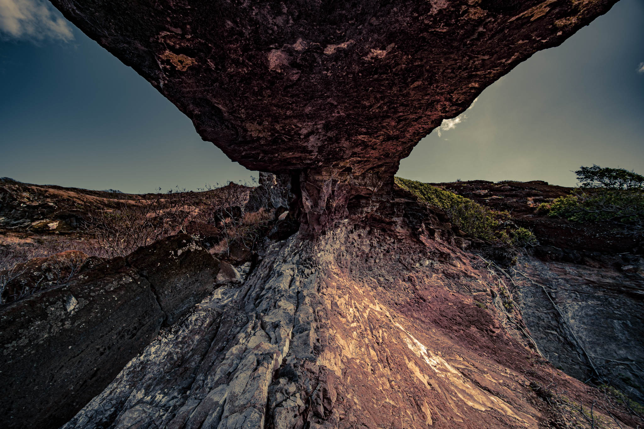 Koko Crater Arch, above Kalanianaʻole Highway, Oahu Island (photo 17 August 2021), view from under arch uphill towards crater rim.
